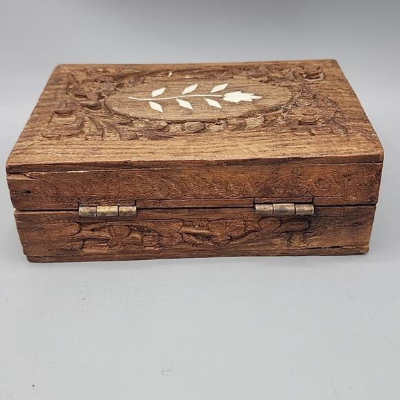 Vintage Hinged Lid Wooden Trinket Jewelry Box Ornate Floral Inlay on Top - Picture 4 of 15